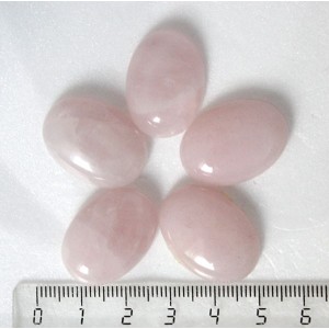 Кварц розовый, кабошон овал 25х18мм