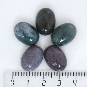 Яшма зеленая, кабошон овал 18х13мм