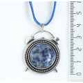 Кулон из лазурита (бело-синий), круг 20мм, оправа "будильник"