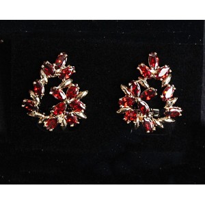 Серьги из граната "камелия"