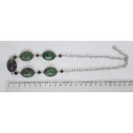 Колье из цоизита (иск.), овалы 25х18мм, 5 камней, на цепочке