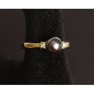 Кольцо  с жемчугом черным "1 жемчужина 2 циркона"