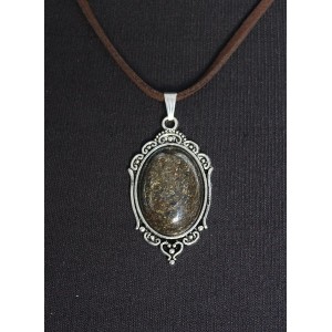 Кулон из бронзита, овал 25х18мм, оправа "медальон"