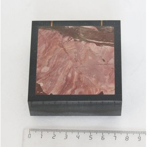 Шкатулка из яшмы и долерита 75*75*35мм