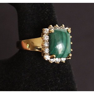 Кольцо с малахитом, прямоугольник в цирконах 10х7мм