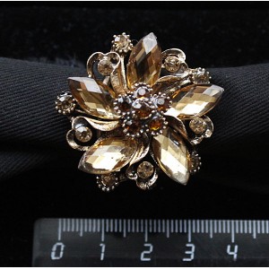 Кольцо для платка "лилия", стразы, цвет коричневый+золотистый