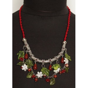 Колье из сердолика на шнуре, шарик 6мм + капельки 12мм, с цветами и листиками акрил