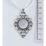 Кулон из агата белого, круг 18мм, оправа "ромб с узором"