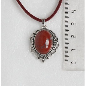 Кулон из яшмы красной, овал 18х13мм, оправа "трилистник"