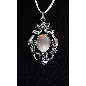 Кулон из агата белого, овал 25х18мм, оправа 