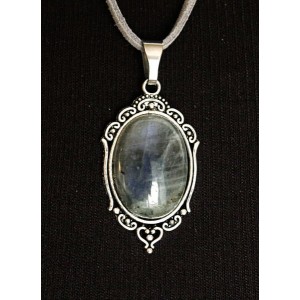 Кулон из лабрадорита, овал 25х18мм, оправа "медальон"