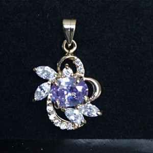 Кулон из циркона сиреневый "4 стразы + цирконы"