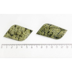 Брошь из змеевика, разные формы, 55-65мм