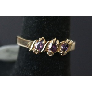 Кольцо с аметистом (синт.) "3 камня"