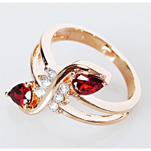 Кольцо с гранатом "Флоренция" Кольцо с гранатом "Флоренция"