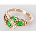 Кольцо с цирконом зеленым "3 рис+циркон"
