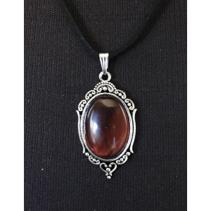 Кулон из бычьего глаза, овал 25х18мм, оправа "медальон"