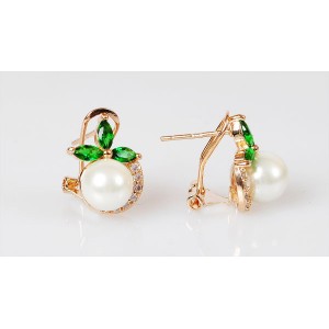 Серьги из жемчуга белого и фианита зеленого "жемчужная нежность"