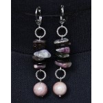 Серьги из турмалина (крупная плоская галтовка) и родонита (шарик 10мм), на колечках