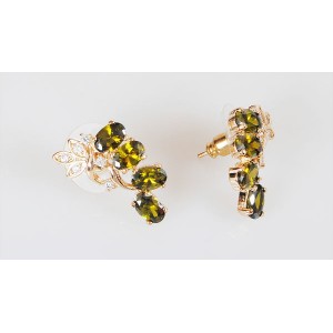 Серьги из хризолита (темный) "ягодная гроздь"