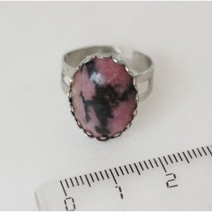 Кольцо с родонитом, овал 18х13мм, безразмерное