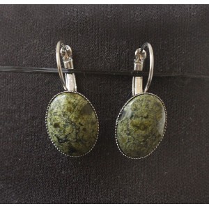 Серьги из змеевика, овал 18х13мм, замок петелька