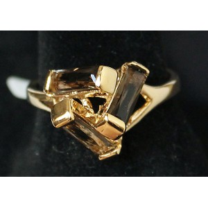 Кольцо с раухтопазом "пирамида"