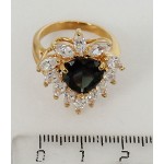 Кольцо со шпинелью оливковой "сердце в стразах" Кольцо со шпинелью оливковой "сердце в стразах"