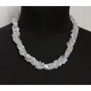 Бусы из лунного камня (беломорит), +голубой агат (сапфирин) и горный хрусталь, галтовка, жгут 3 нити