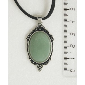 Кулон из авантюрина зеленого, овал 25х18мм, оправа "медальон"