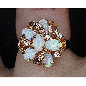 Кольцо с опалом японским "малина"