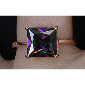 Кольцо с фианитом "мистик", квадрат
