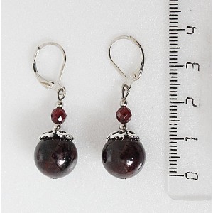 Cерьги из граната, шарик 12 и 4мм, шапочка "сердечки"