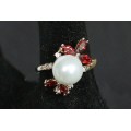 Кольцо с гранатом и жемчугом белым "жемчужная нежность"