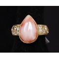 Кольцо с кораллом (розовый) "большая капля"