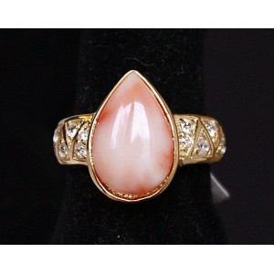 Кольцо с кораллом (розовый) "большая капля"