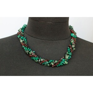 Бусы цоизит (нат.), гранат (нат.) и малахит (нат.), галтовка, жгут 3 нити Бусы цоизит (нат.), гранат (нат.) и малахит (нат.), галтовка, жгут 3 нити