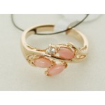 Кольцо с кораллом (розовый) "3 рис + циркон" Кольцо с кораллом (розовый) "3 рис + циркон"