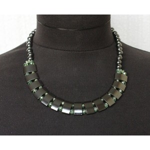 Колье из гематита + зеленый  хрусталь огранка