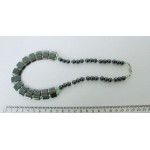 Колье из гематита + зеленый  хрусталь огранка