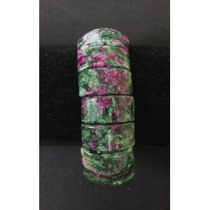 Браслет из цоизита с рубином, плоские сегменты (иск.)