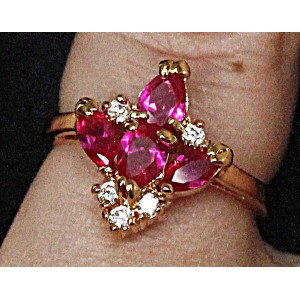 Кольцо с корундом красным (рубин синтетический), "4 камня"