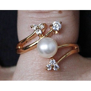 Кольцо с жемчугом белым "веточка"