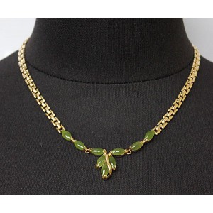 Колье из нефрита натурального "большой рис"