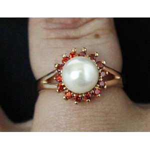 Кольцо с жемчугом белым в гранате