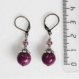 Серьги из варисцита, цвет фиолетовый (тонировка), шарик 10мм, шапочка "лилия"